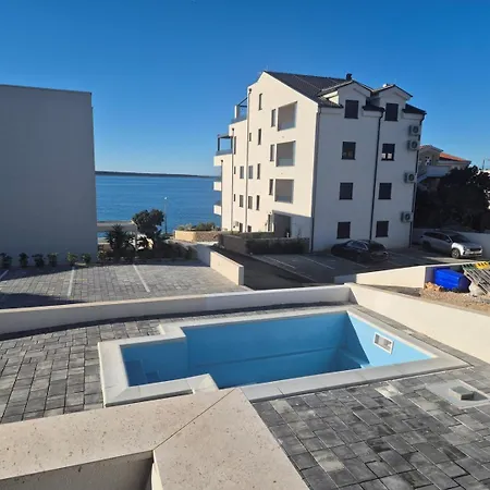 Sunshine Complex With A Pool By The - Mandre, Pag מאנדרה