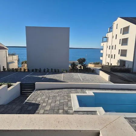 Sunshine Complex With A Pool By The - Mandre, Pag 3* Mandre