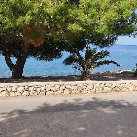 Sunshine Complex With A Pool By The - Mandre, Pag Maison d'hôtes Mandre